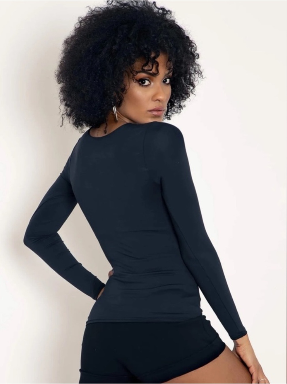 NWT Blackmilk Matte LS Peephole Top ~ LIMITED Black Size Medium - Picture 2 of 12